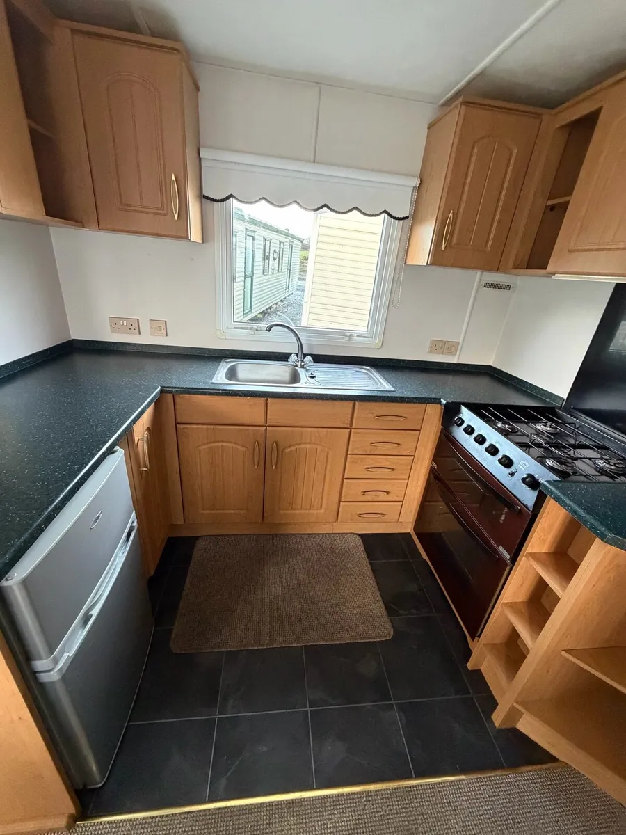 Cosalt Torino Super 35 x 12 x 3 Bed DG + Oil Heat - Image 4