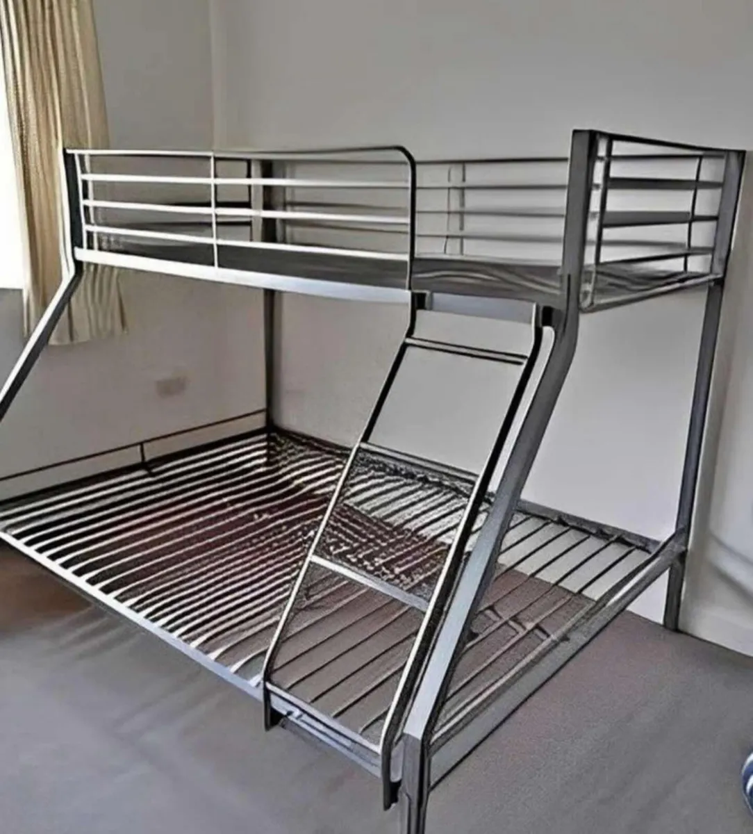 Gray tripple bunkbeds