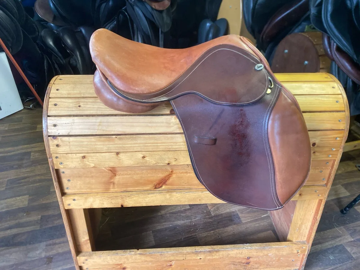 Jacson wide tan Leather pony jump  saddle - Image 1