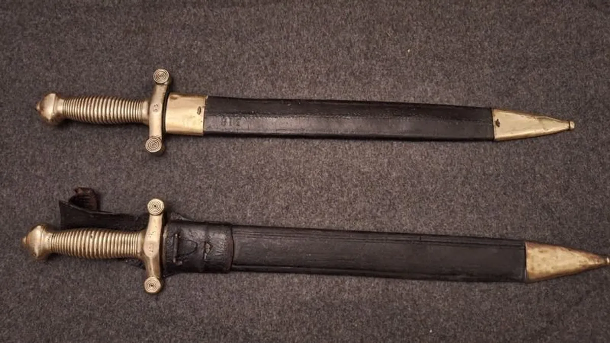 Antique Sword - french gladius - Image 2