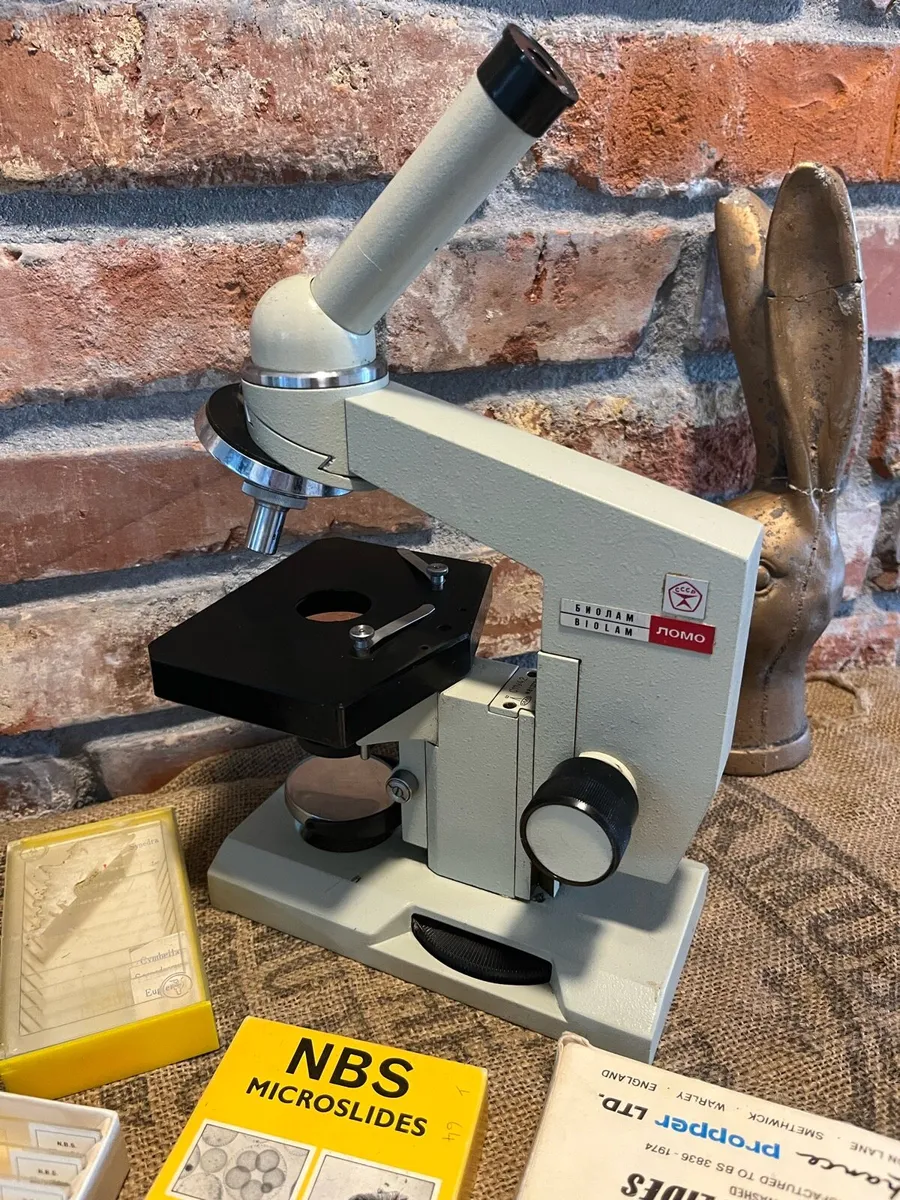 Vintage microscope - Image 2