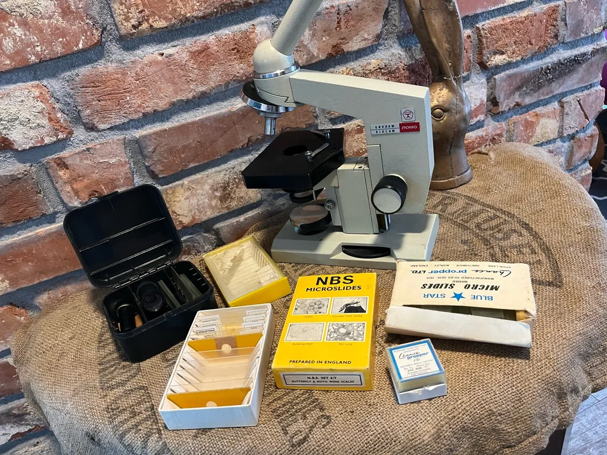 Vintage microscope - Image 1