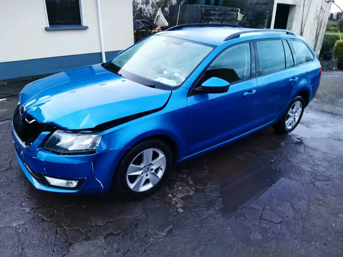 152 Skoda Octavia Estate - Image 4