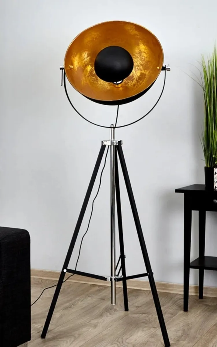 Industrial style gold tripod floor lamp - Image 4