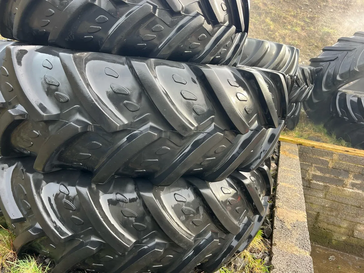 Tractor wheels - Image 3