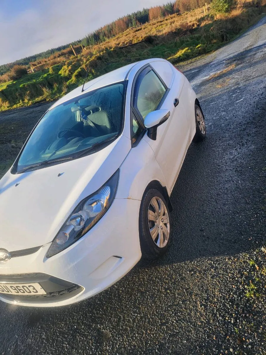 Ford fiesta - Image 2