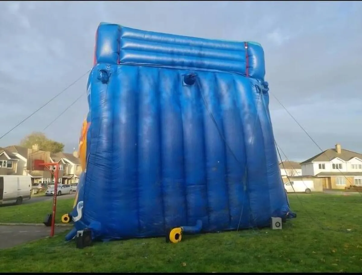 Mega Large Bouncing Castle Slide 26ft tall - Image 4
