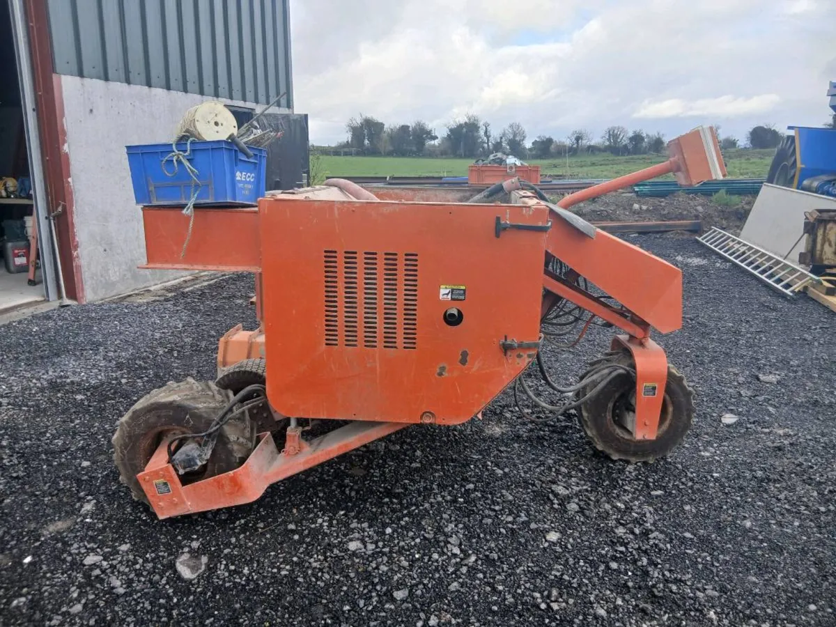 Kerb machine digger - Image 1