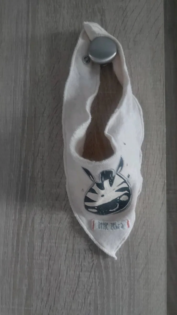 Zebra baby scarf like new - Image 1