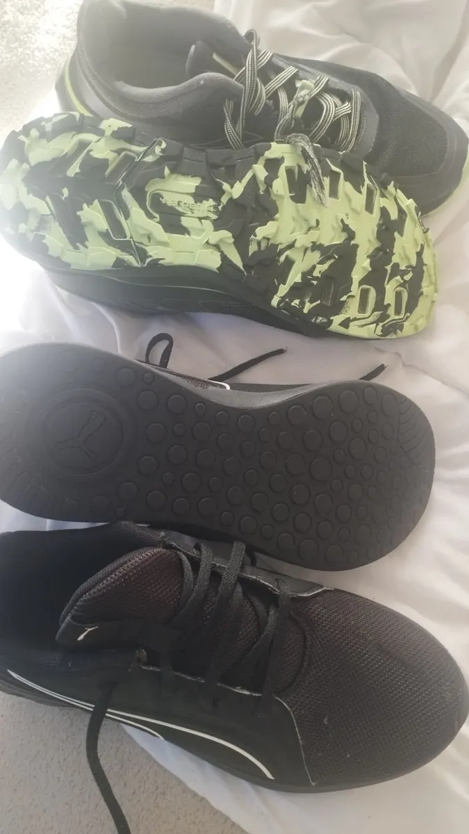 2 pairs of Men/teenager runners size 8uk - Image 1