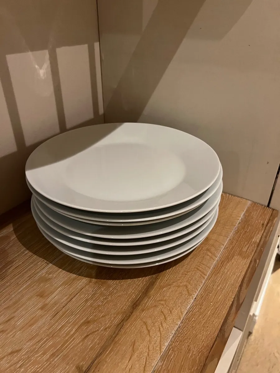 Plates and Mugs - Image 2