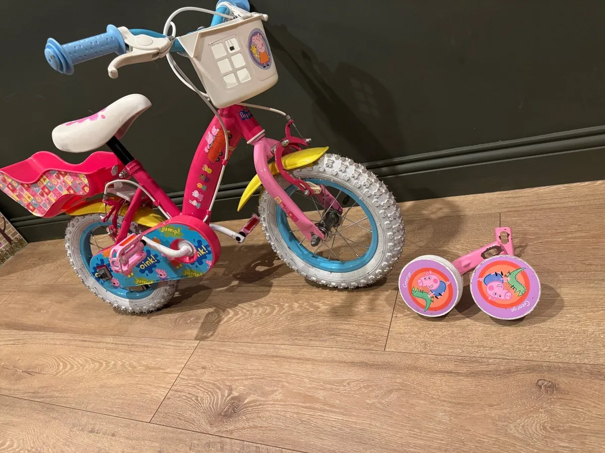 Peppa Pig Bike with balance wheels - Image 1