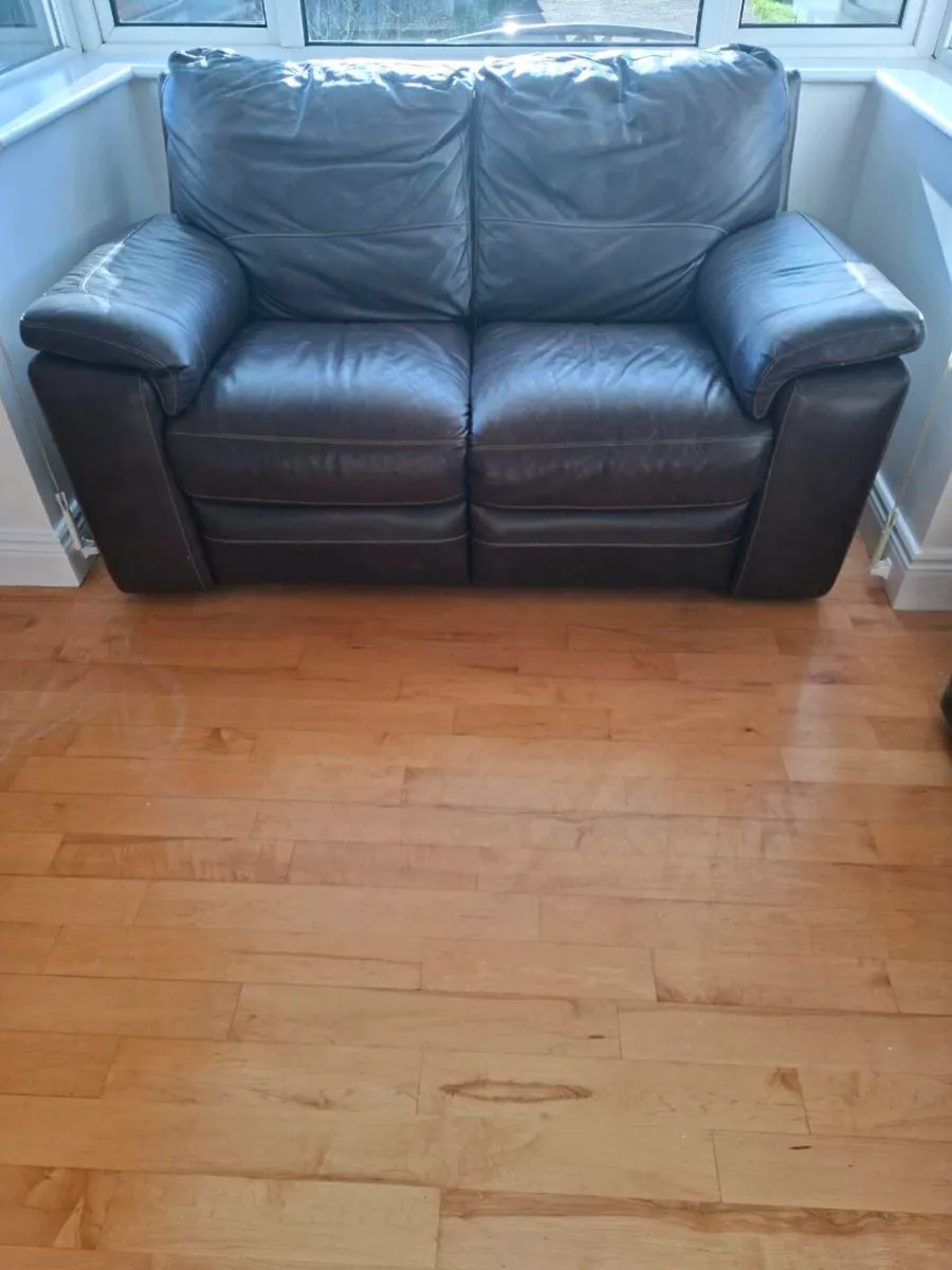 Leather sofa set - Image 1