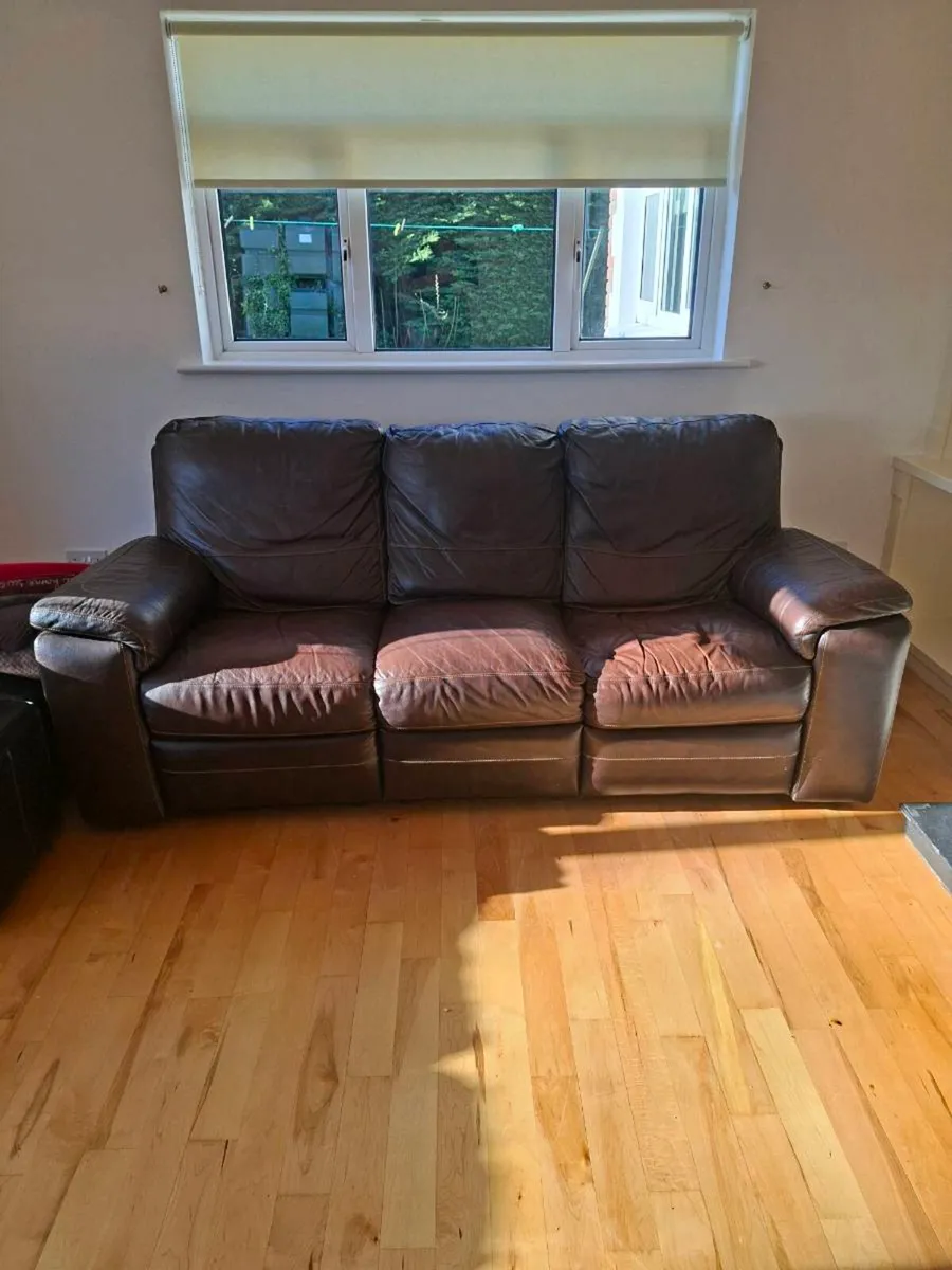 Leather sofa set - Image 2