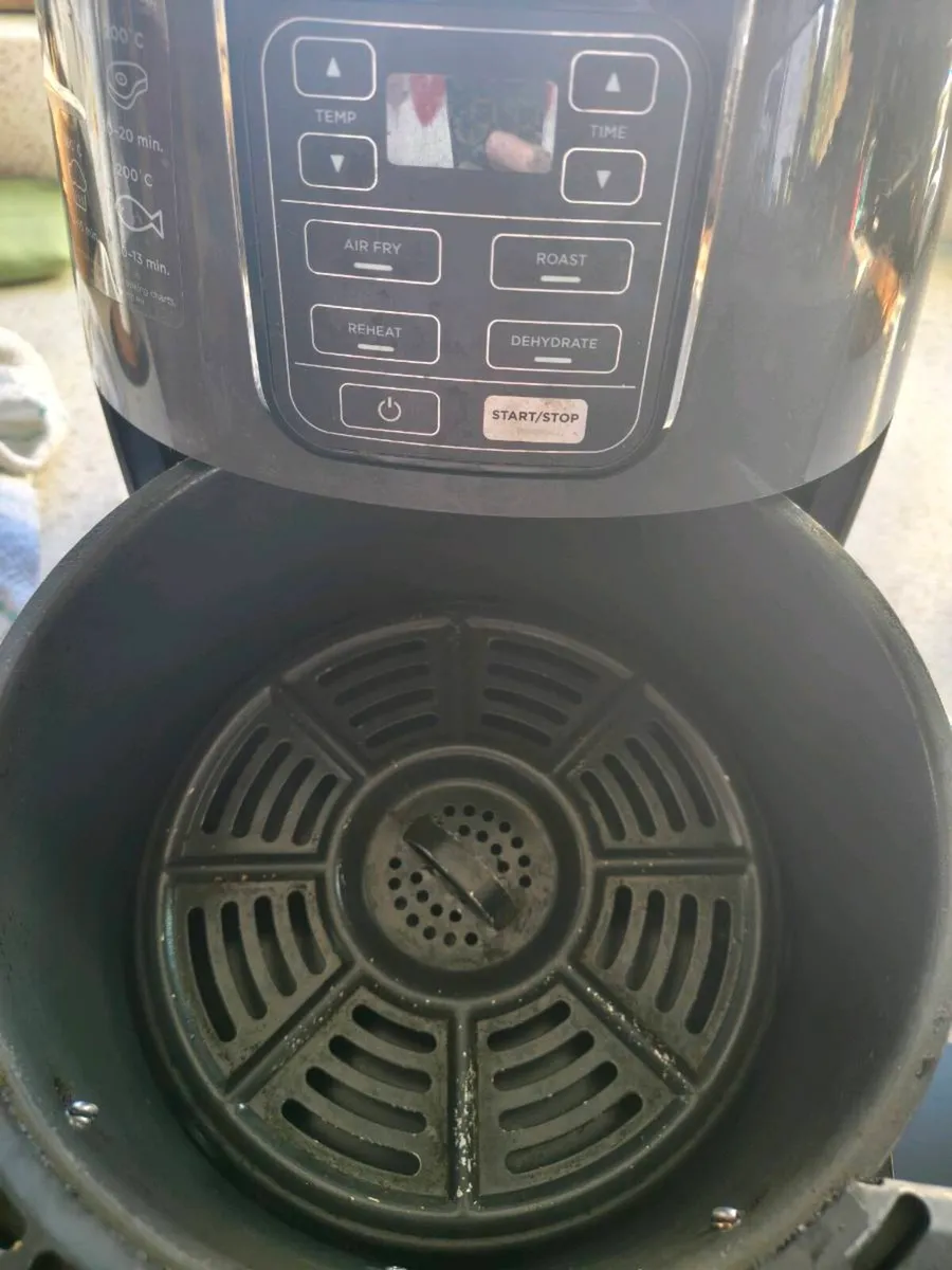 Ninja air fryer - Image 2