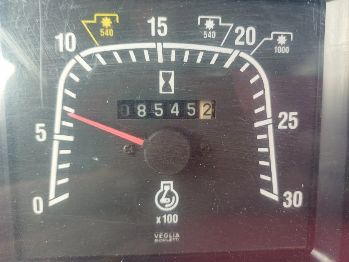 7840 New Holland - Image 2