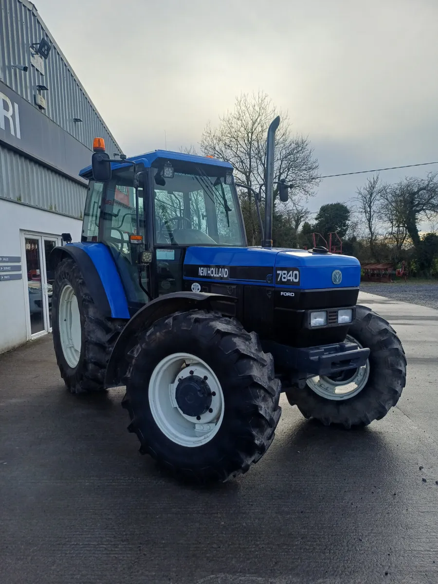 7840 New Holland - Image 3
