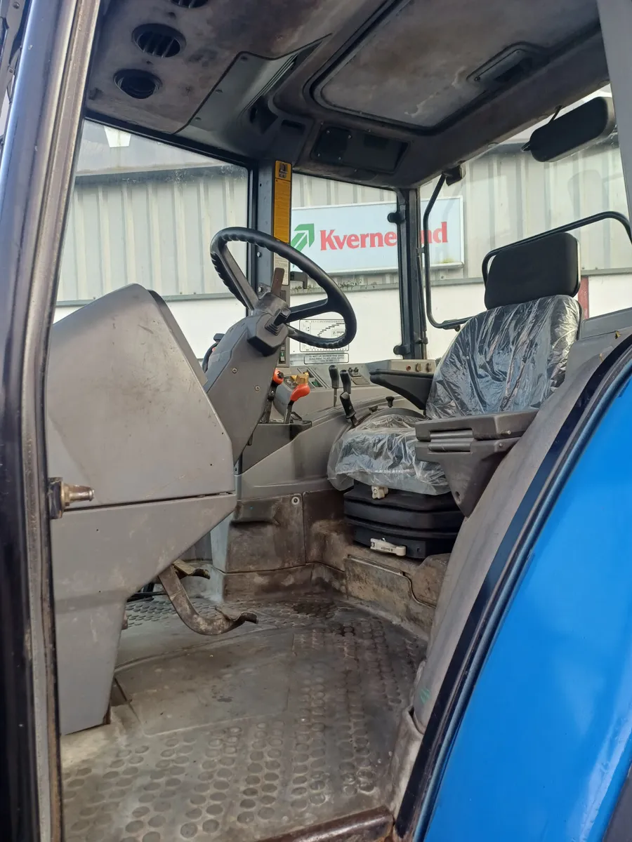 7840 New Holland - Image 4