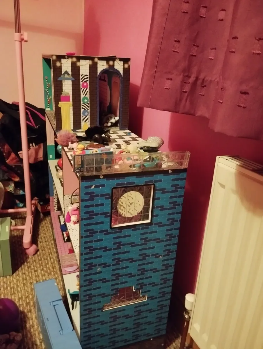 Doll house - Image 2