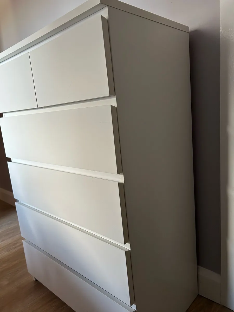 Chest of drawers - Image 1