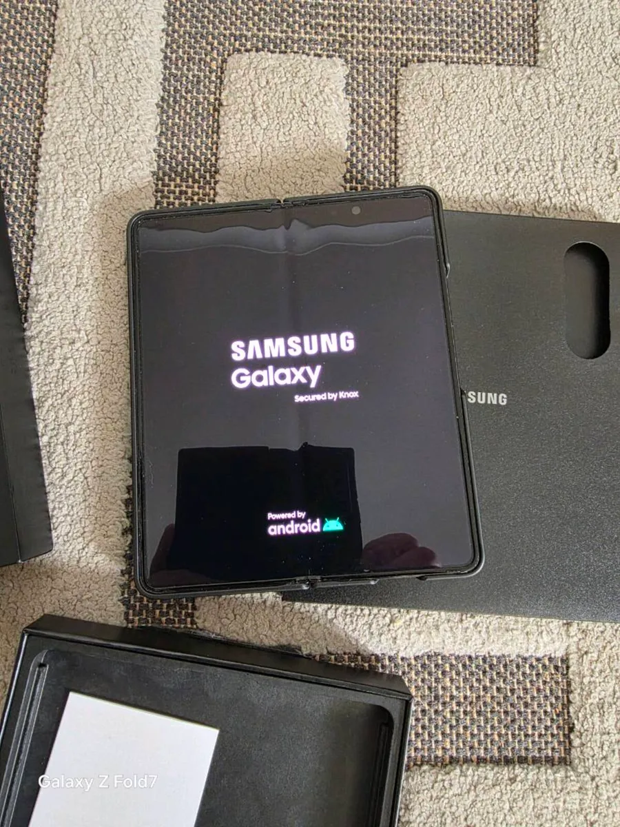 Samsung Z Fold 5 256G - Image 1