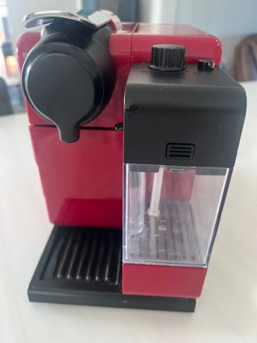 Nespresso DeLonghi coffee machine - Image 1