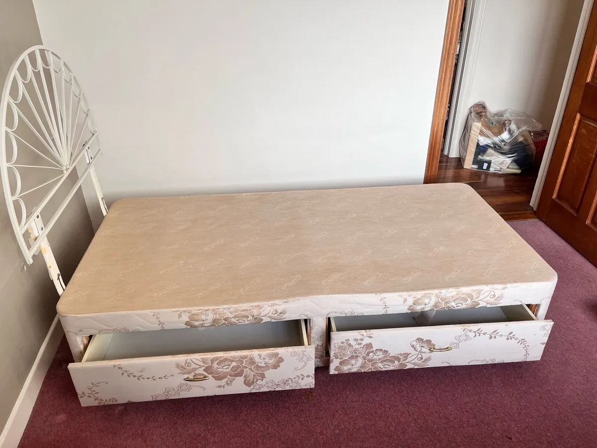 Single bed - Image 2