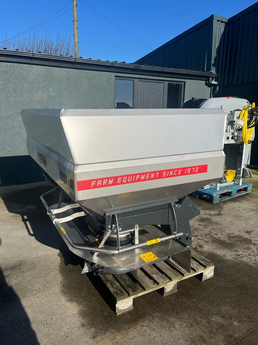 Cavallo twin disc fertiliser spreader 1400kg - Image 2