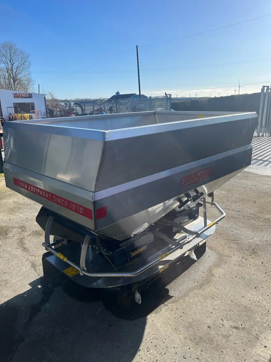 Cavallo twin disc fertiliser spreader 1400kg - Image 4