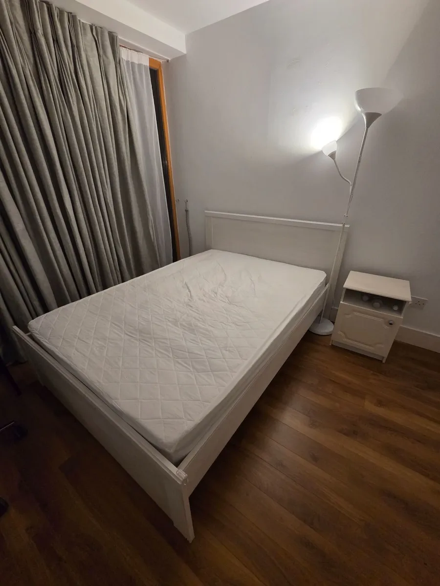 Double bed - Image 2