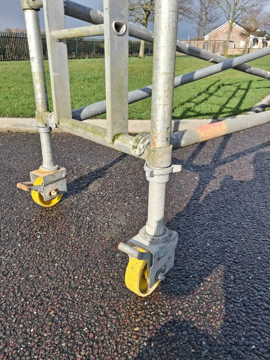 Aluminium scaffolding tower for sale - Image 2