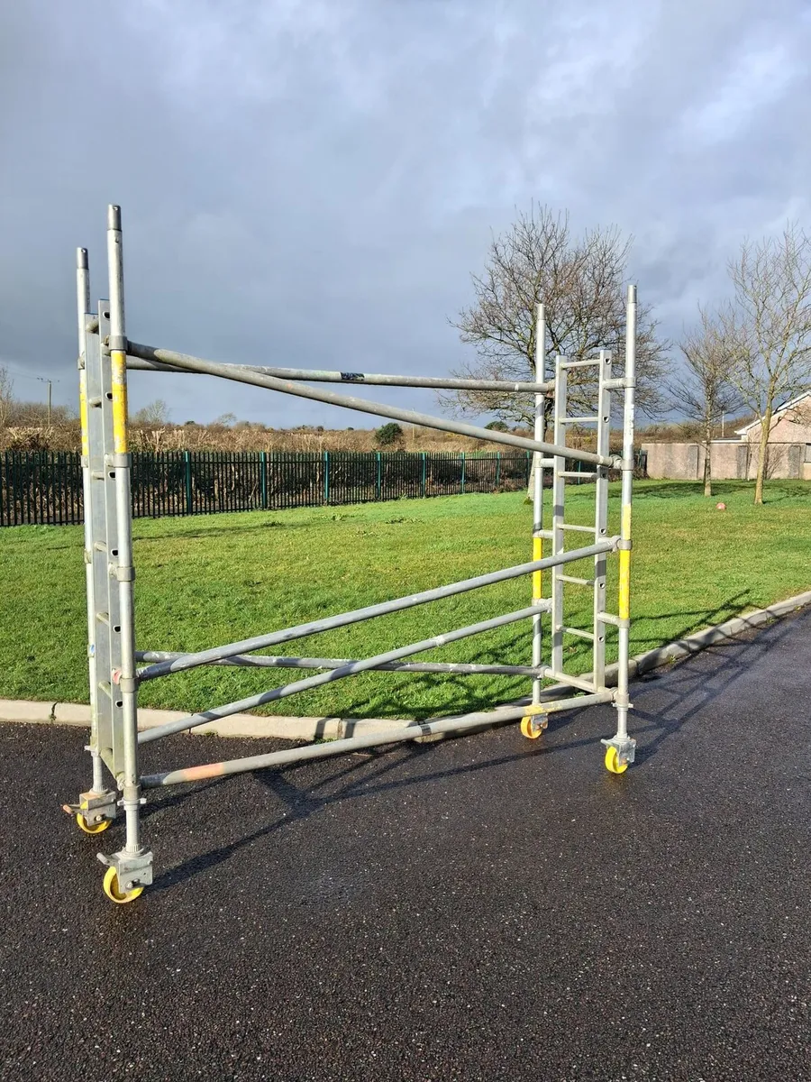 Aluminium scaffolding tower for sale - Image 1