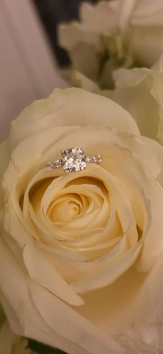 Diamond ring - Image 1