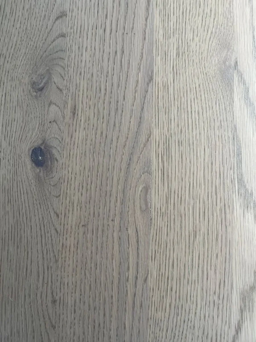 Dining table and chairs - Image 2