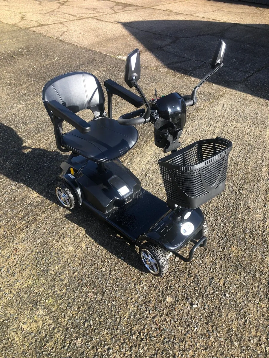 Compact mobility scooter - Image 1
