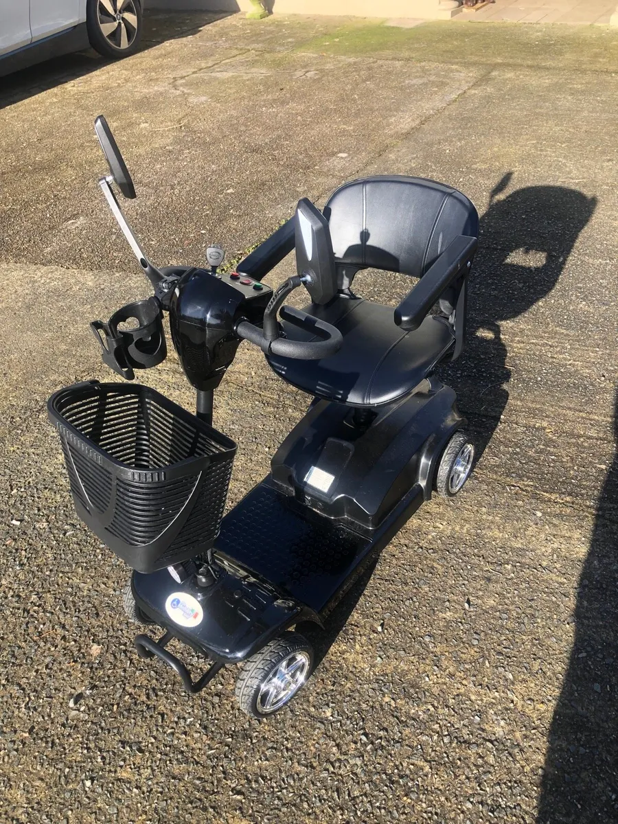 Compact mobility scooter - Image 2