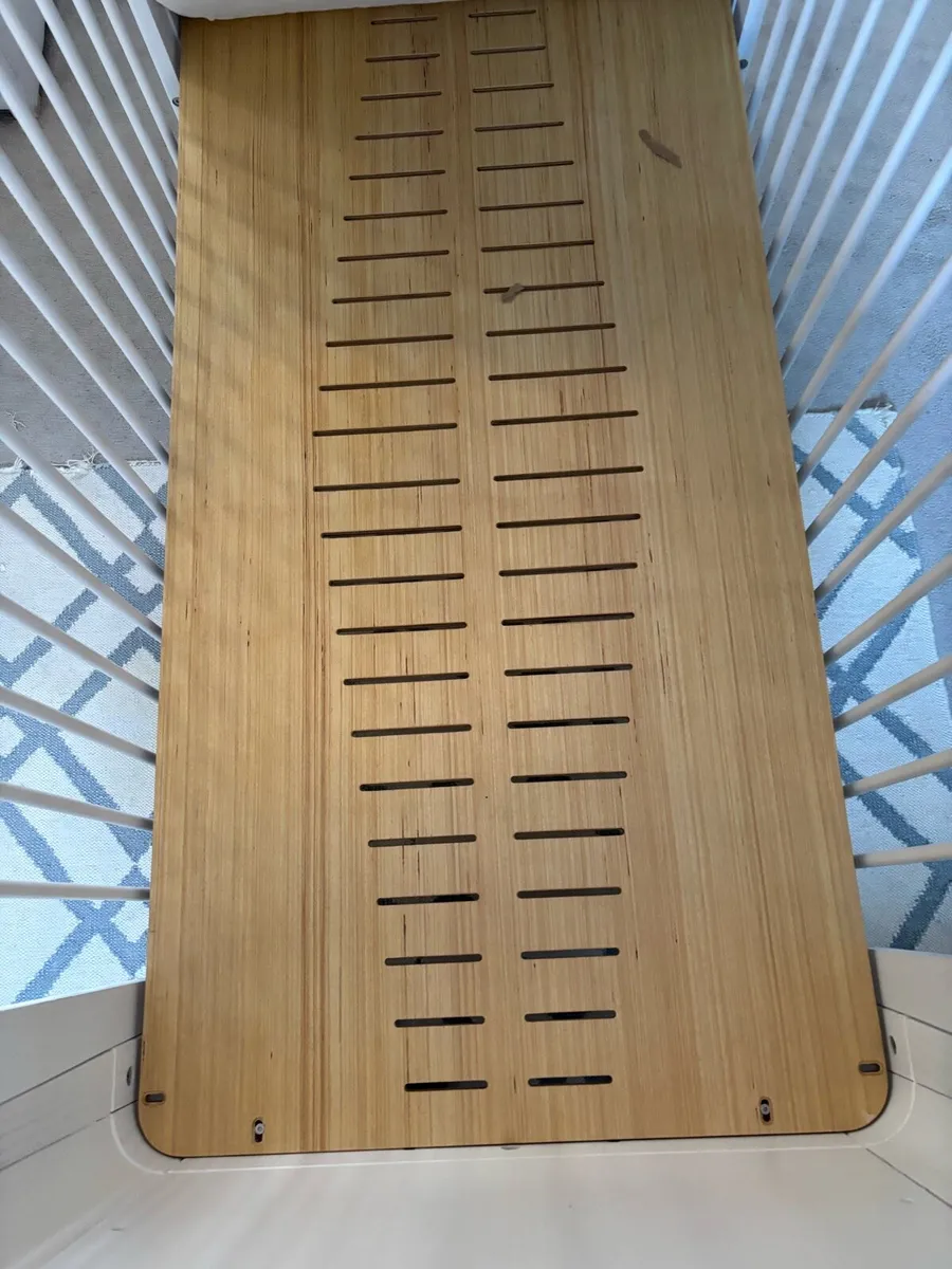 Baby cot with and Emma mattress - Image 4