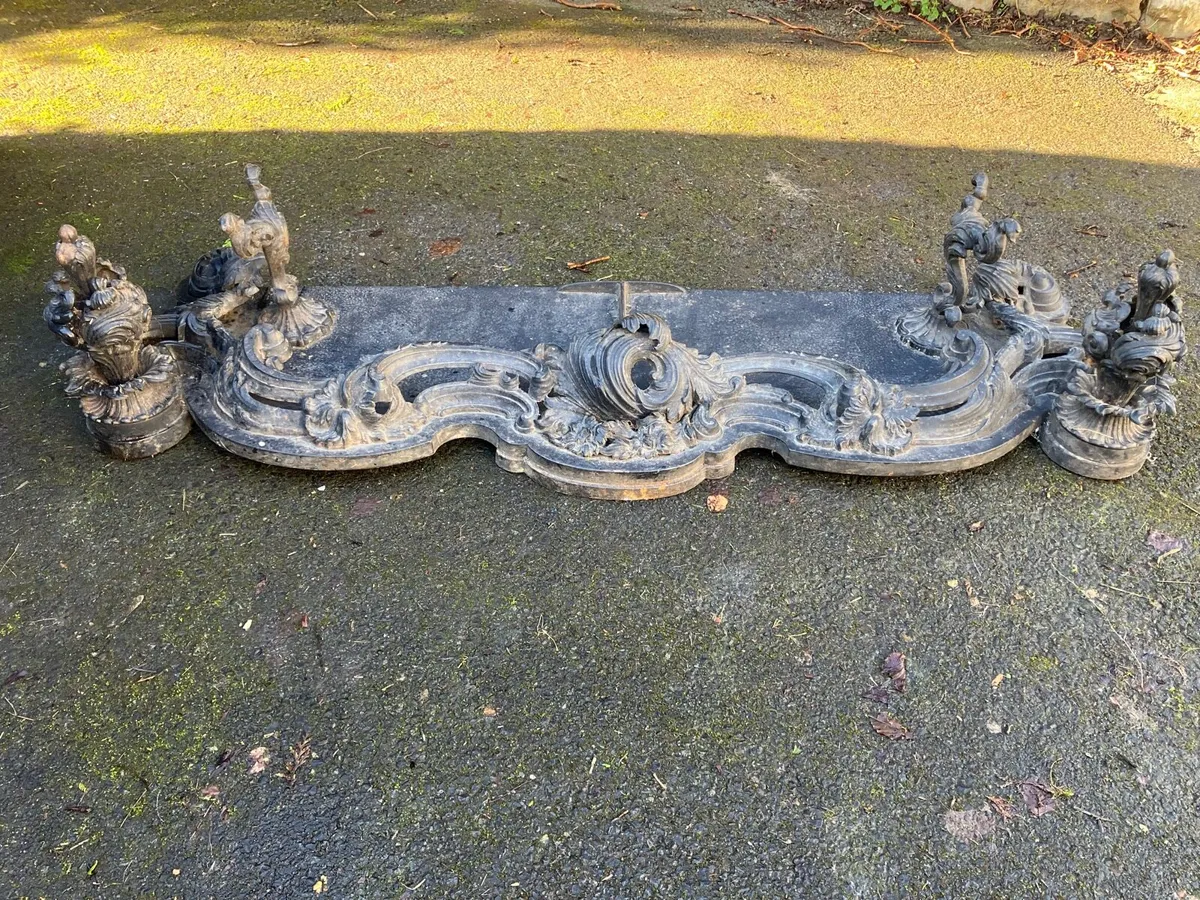 Antique cast iron fireplace fender - Image 2