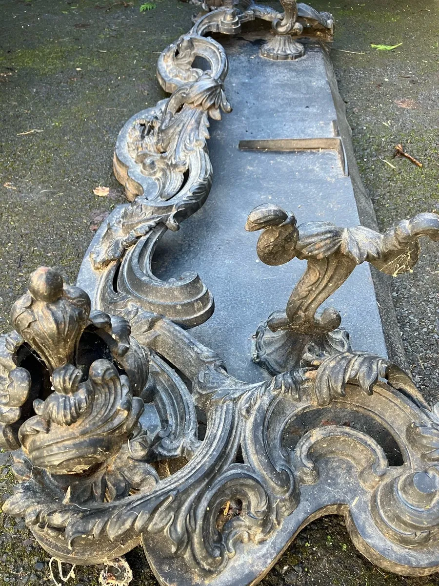Antique cast iron fireplace fender - Image 4