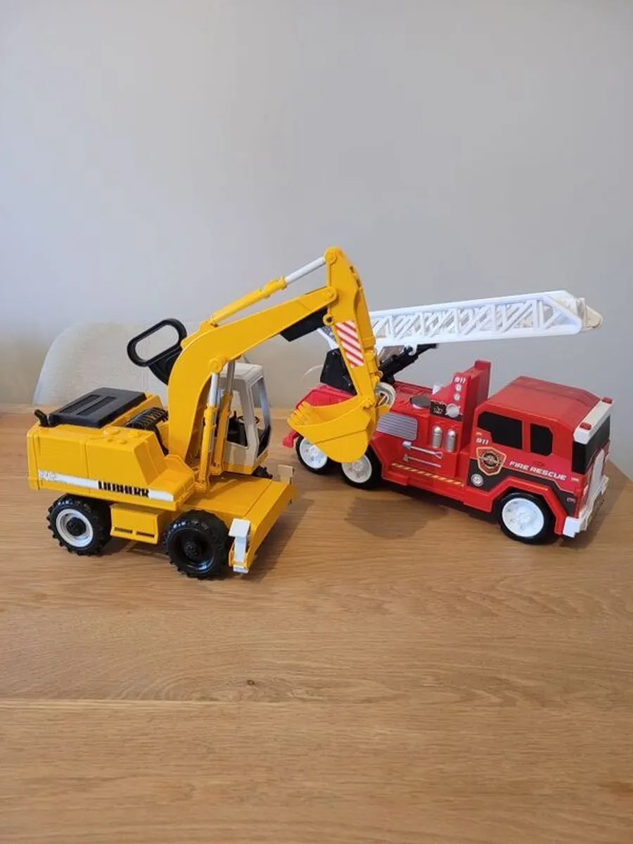 Firetruck & digger - Image 1