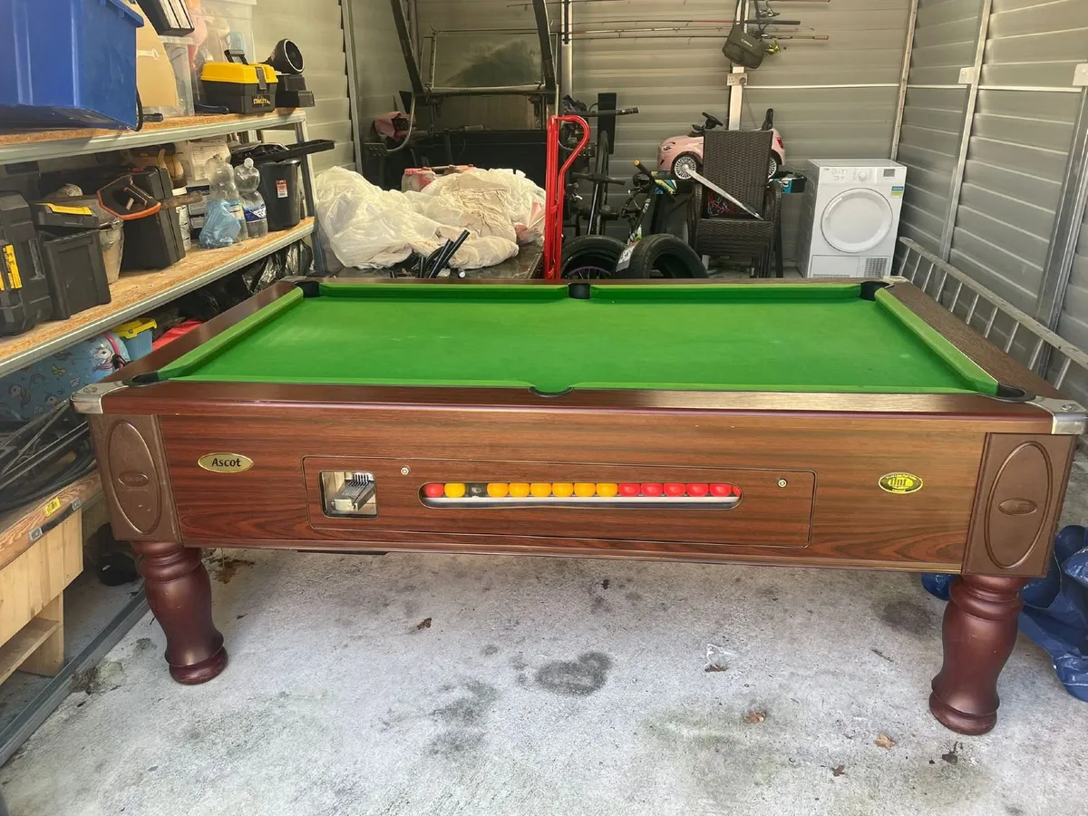 Pool table - Image 4