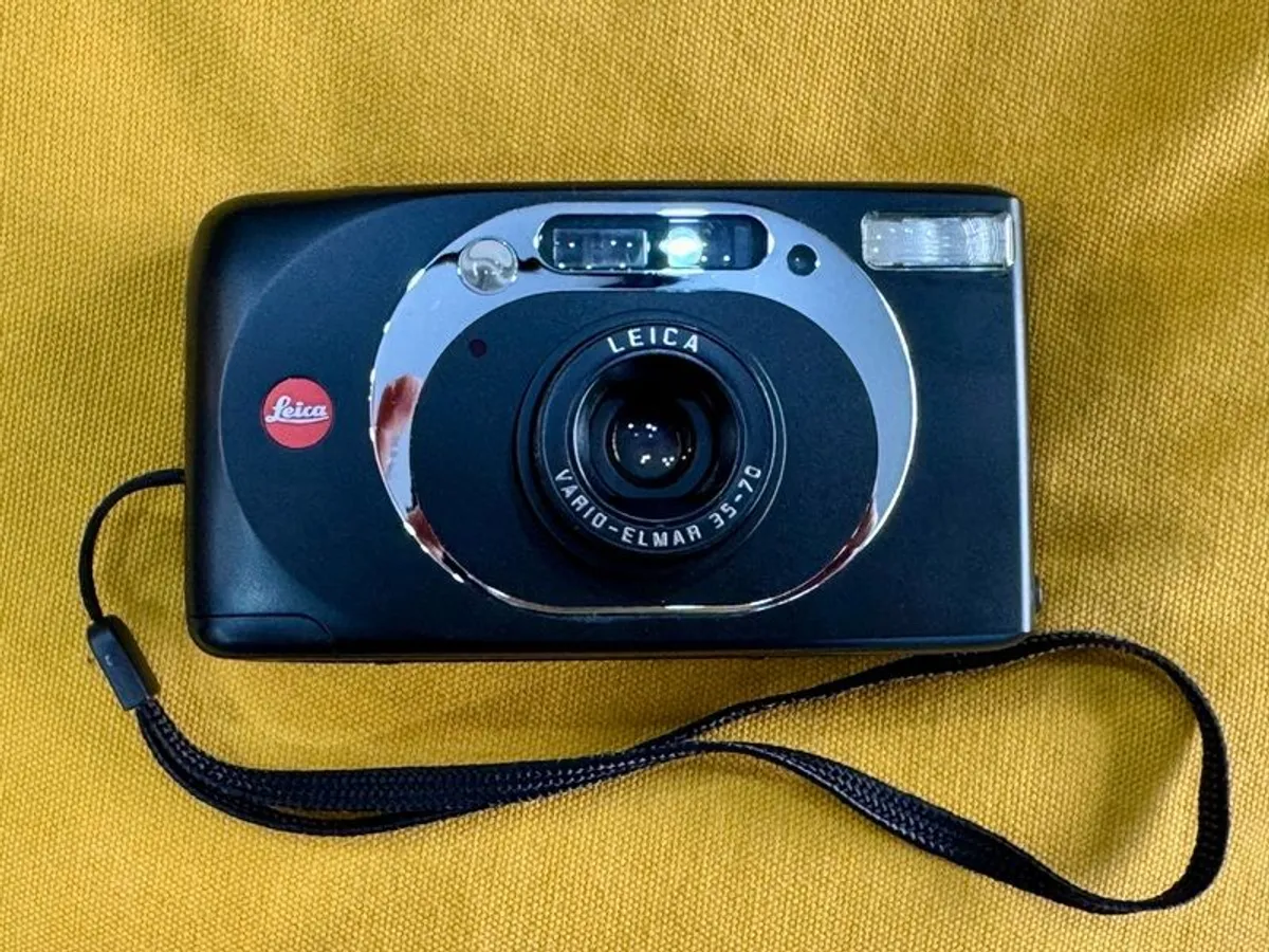Leica Z2X black 35mm compact film camera in excellent working condition - Image 2