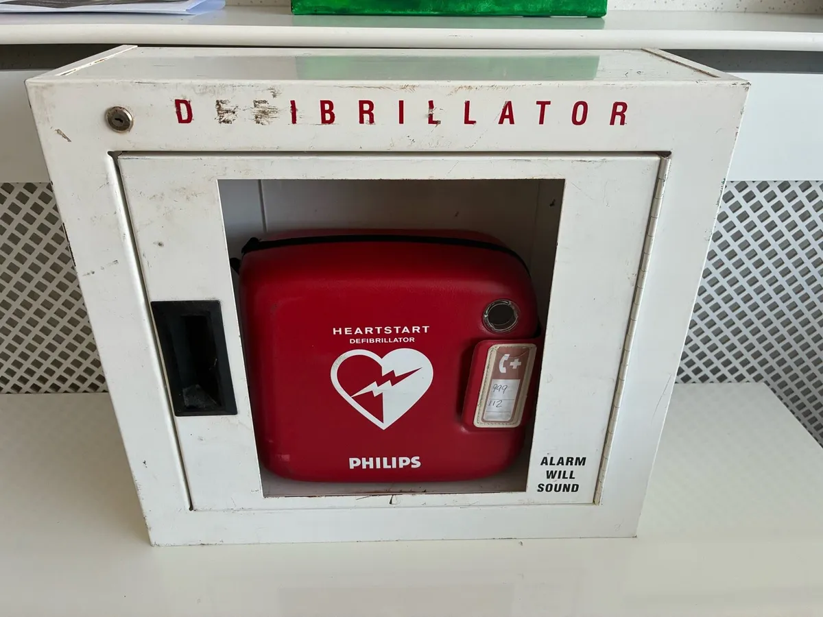 Defibrillator - Image 4