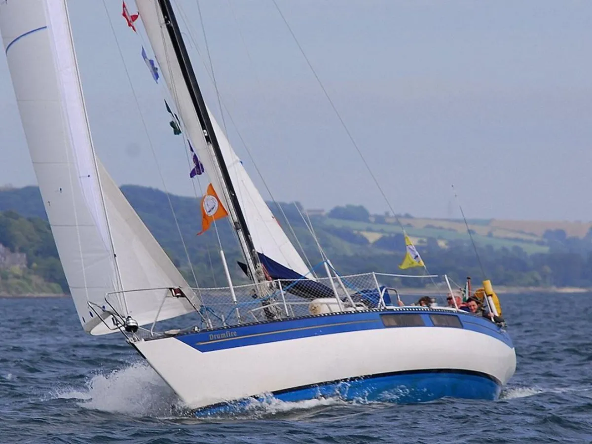 Kingscruiser 33 Yacht for sale. - Image 1