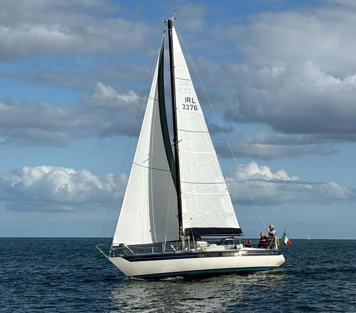 Kingscruiser 33 Yacht for sale. - Image 2