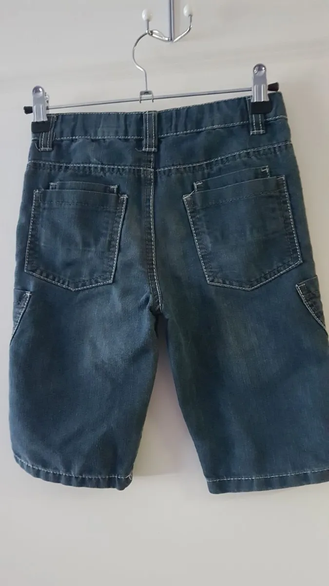 Navy shorts  6/7 years old jeans never worn - Image 2