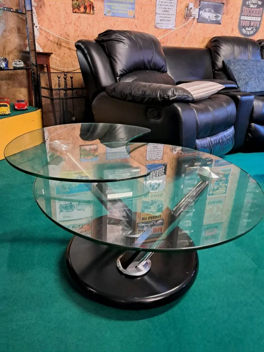 Glass top coffee table - Image 2