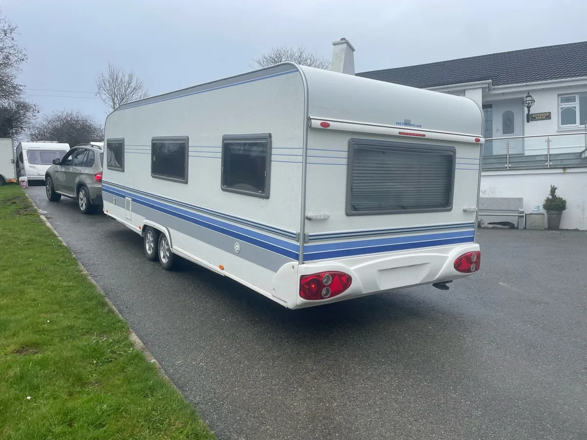 5 Birth hobby caravan - Image 3