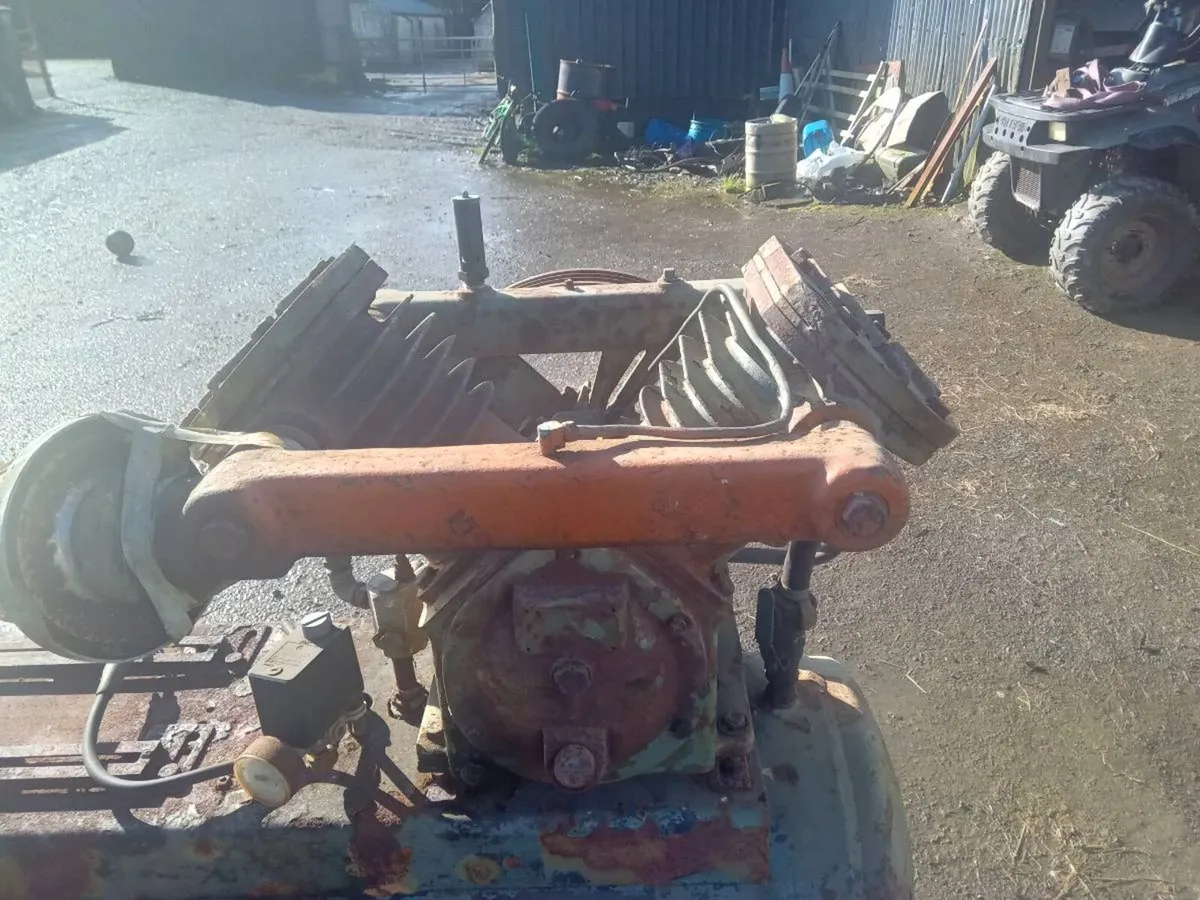 Twin cylinder compressor - Image 2