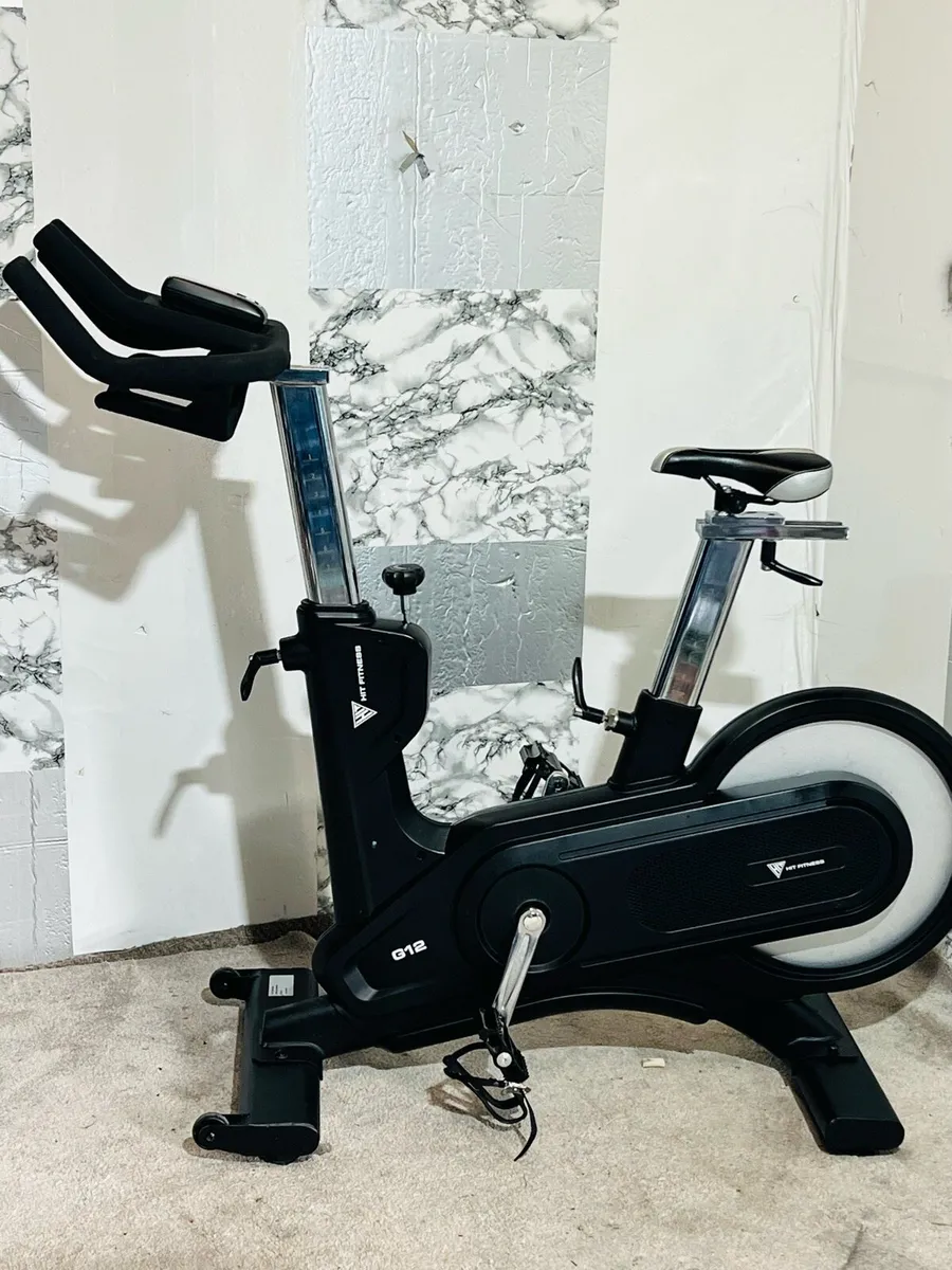 G12 HIT FITNESS LARGE BIKE PERFCT CONDITION - Image 3